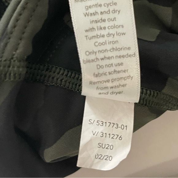 ATHLETA Ultimate 7/8 Tight Camo size XS - Picture 7 of 13